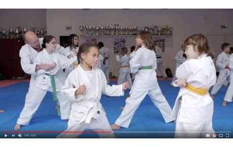 Le karaté, une pratique adaptée aux enfants ! 